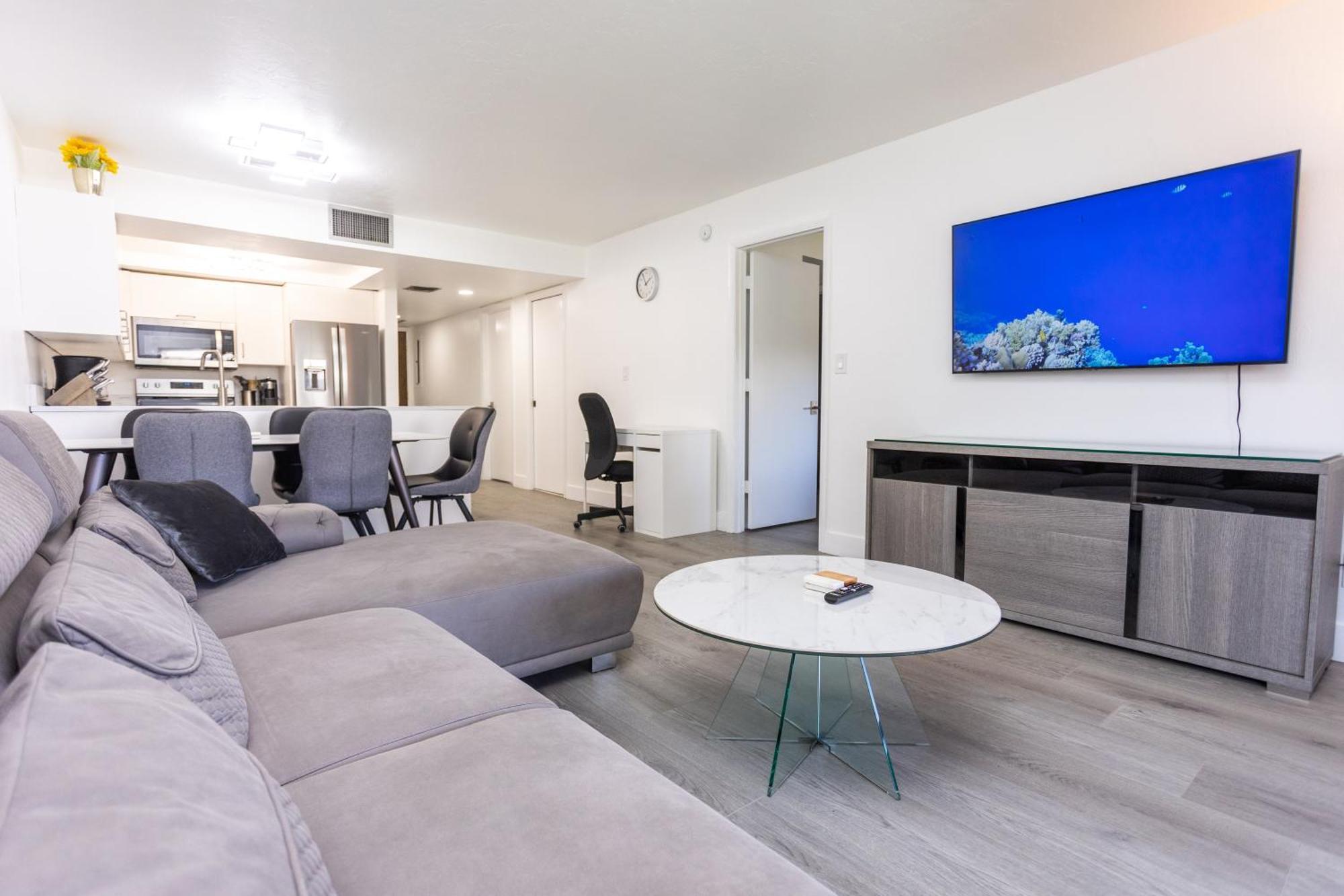 Bass & Sun Condominium 2/2 Bedroom 클레위스턴 객실 사진