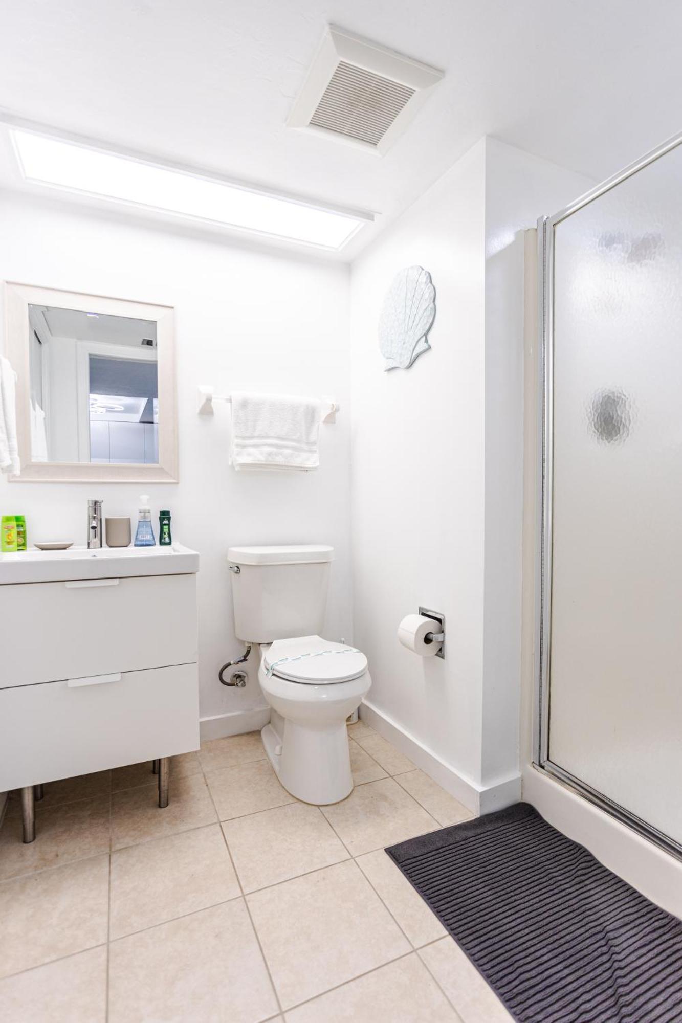 Bass & Sun Condominium 2/2 Bedroom 클레위스턴 객실 사진