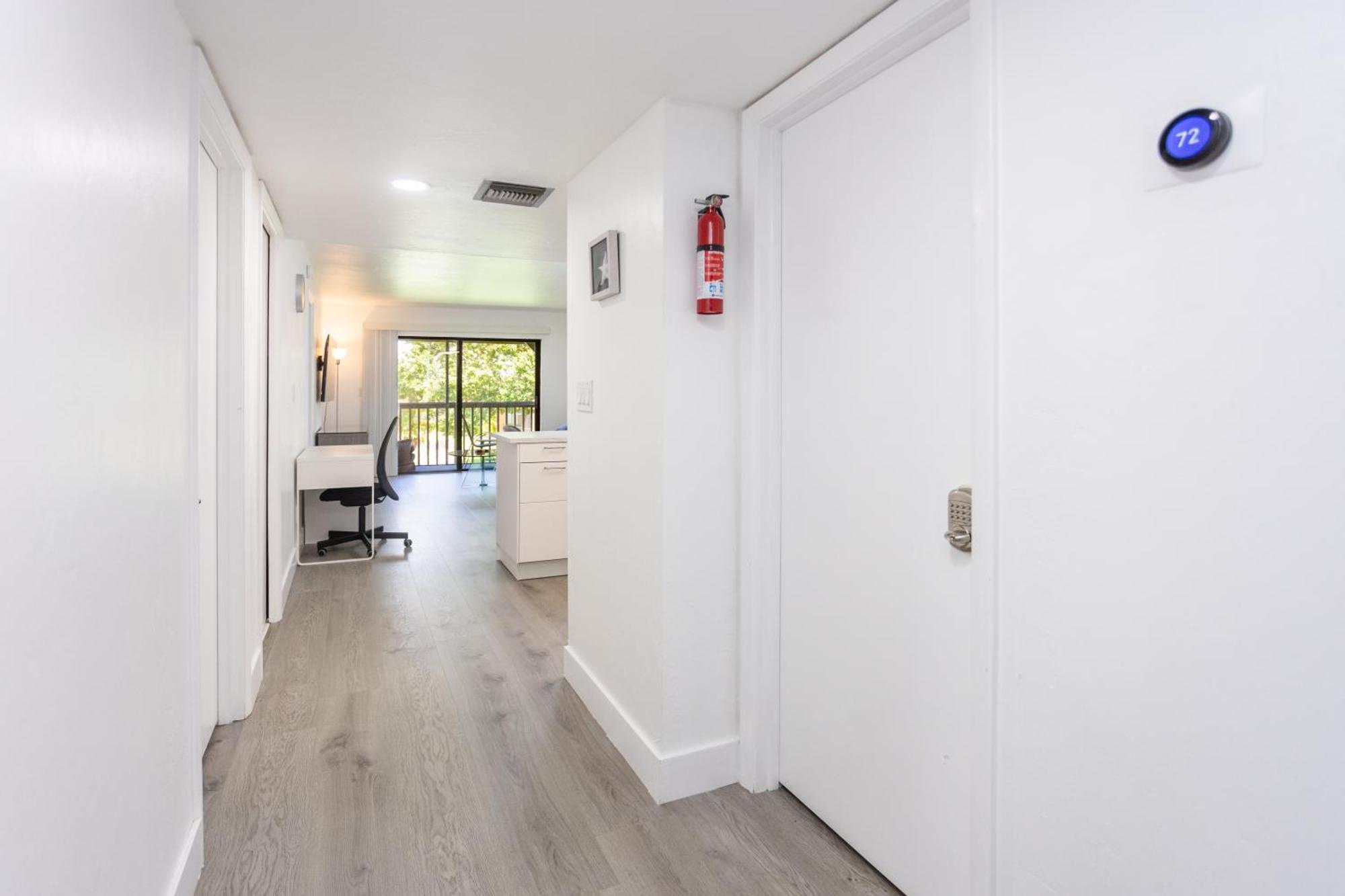 Bass & Sun Condominium 2/2 Bedroom 클레위스턴 객실 사진
