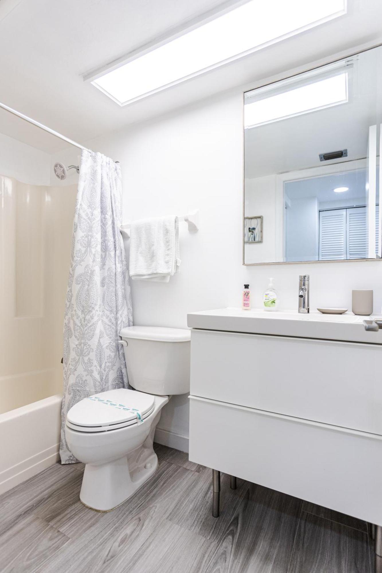 Bass & Sun Condominium 2/2 Bedroom 클레위스턴 객실 사진