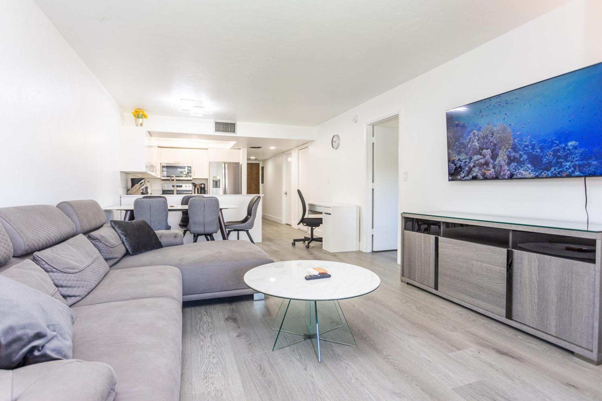 Bass & Sun Condominium 2/2 Bedroom 클레위스턴 객실 사진