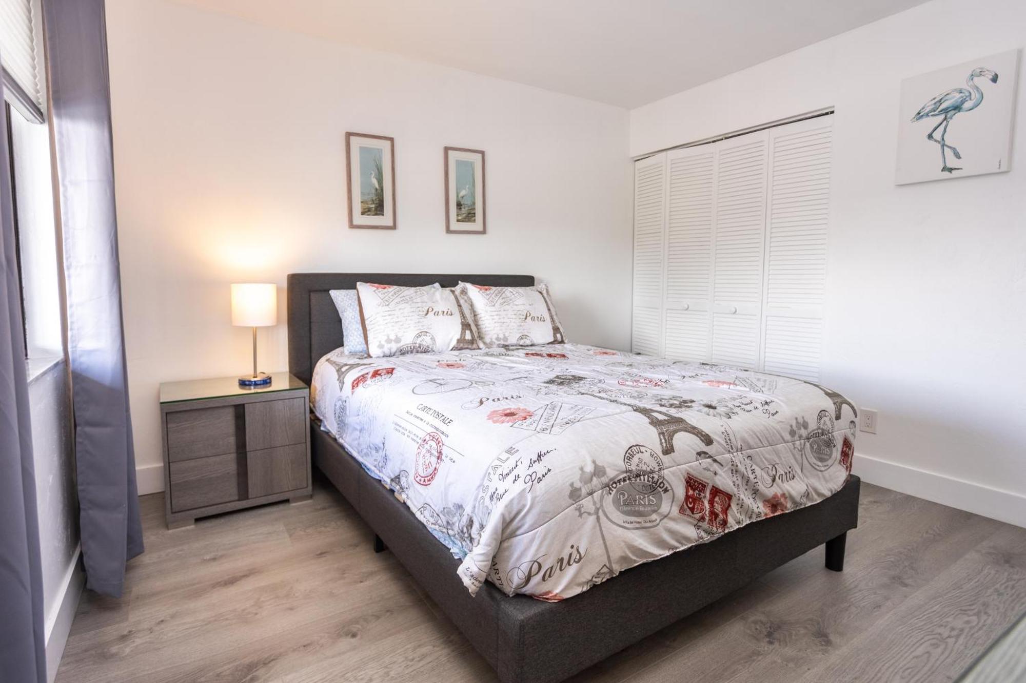 Bass & Sun Condominium 2/2 Bedroom 클레위스턴 객실 사진