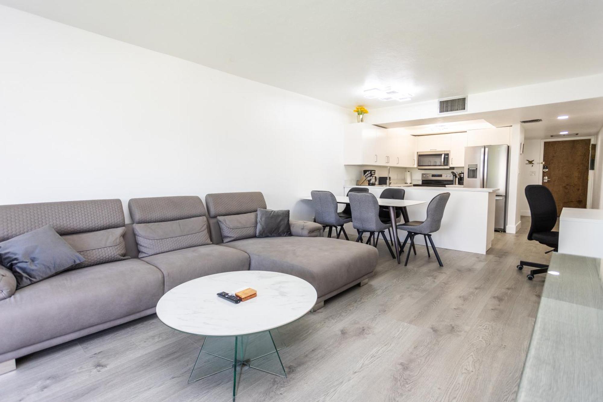 Bass & Sun Condominium 2/2 Bedroom 클레위스턴 객실 사진