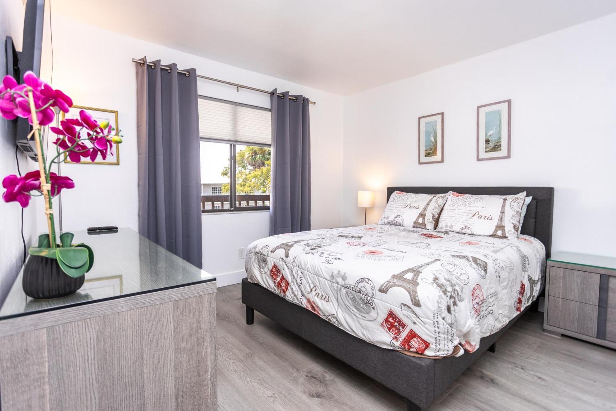 Bass & Sun Condominium 2/2 Bedroom 클레위스턴 객실 사진
